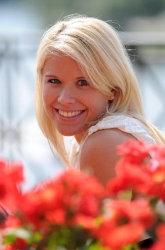 Beautiful Carola Bott