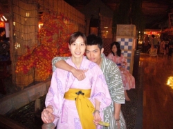 Xie Xingfang with Lin Dan in Japanese outfits.